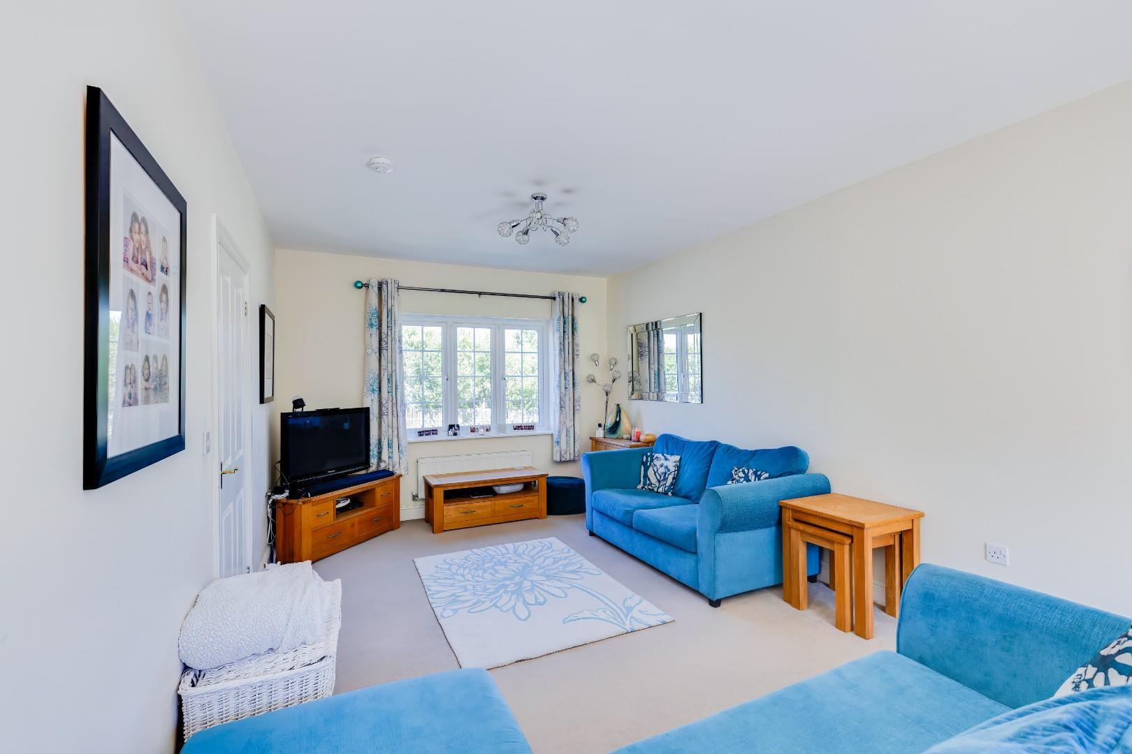 1 Lantern Close, Llanharan, Pontyclun, CF72 9ZB